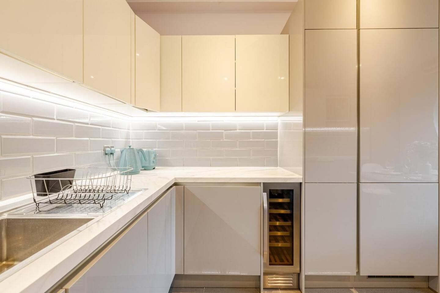 Large Modern Penthouse - 4 Beds 3 Baths By Tower Bridge Apartment